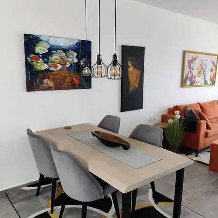 Retreat Block A2, Unit 6 Apartament